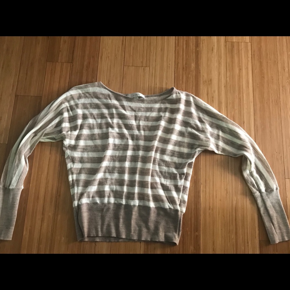 Light weight sweater